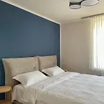 Apartment Homely 1