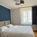 Apartment Homely 1