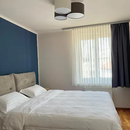 アパート Homely 1