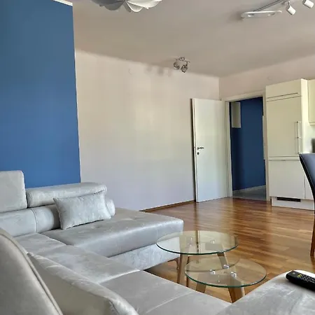 Homely 1 Apartment
