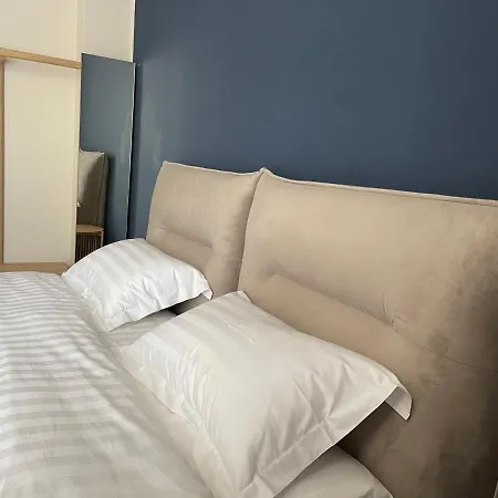 Homely 1